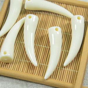 20 PCS ivory Plastic tooth, Pointed Teeth charms, Animal Tusks, Ivory Animal teeth, Creature Fangs Monster Fangs, Acrylic horn charm 14x57mm