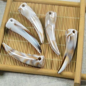 20 pcs Brown marbled ivory plastic teeth, plastic animal teeth pendant, curved sharp wolf teeth, animal fangs 14x55mm