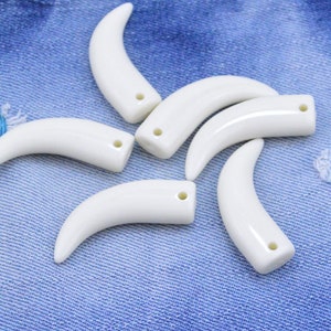 25pcs Resin sharp teeth, ivory plastic Animal teeth, curved pointed animal teeth, tusk 14x40mm