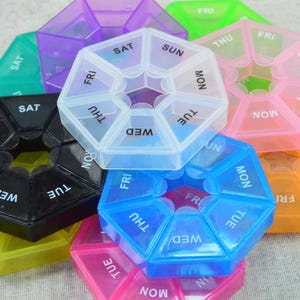 7 days weekly box, Round plastic box pill box, 7 Grids round flower storage box, home travel box, assorted color 85mm