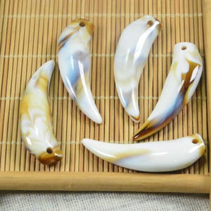 20 pcs brown marbled plastic teeth charms, animal teeth pendant, sharp teeth, wolf teeth, plastic fangs 14x46mm