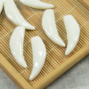 30 pcs Resin Wolf tooth, ivory fang animal teeth pendants, ivory teeth charms 41x13mm