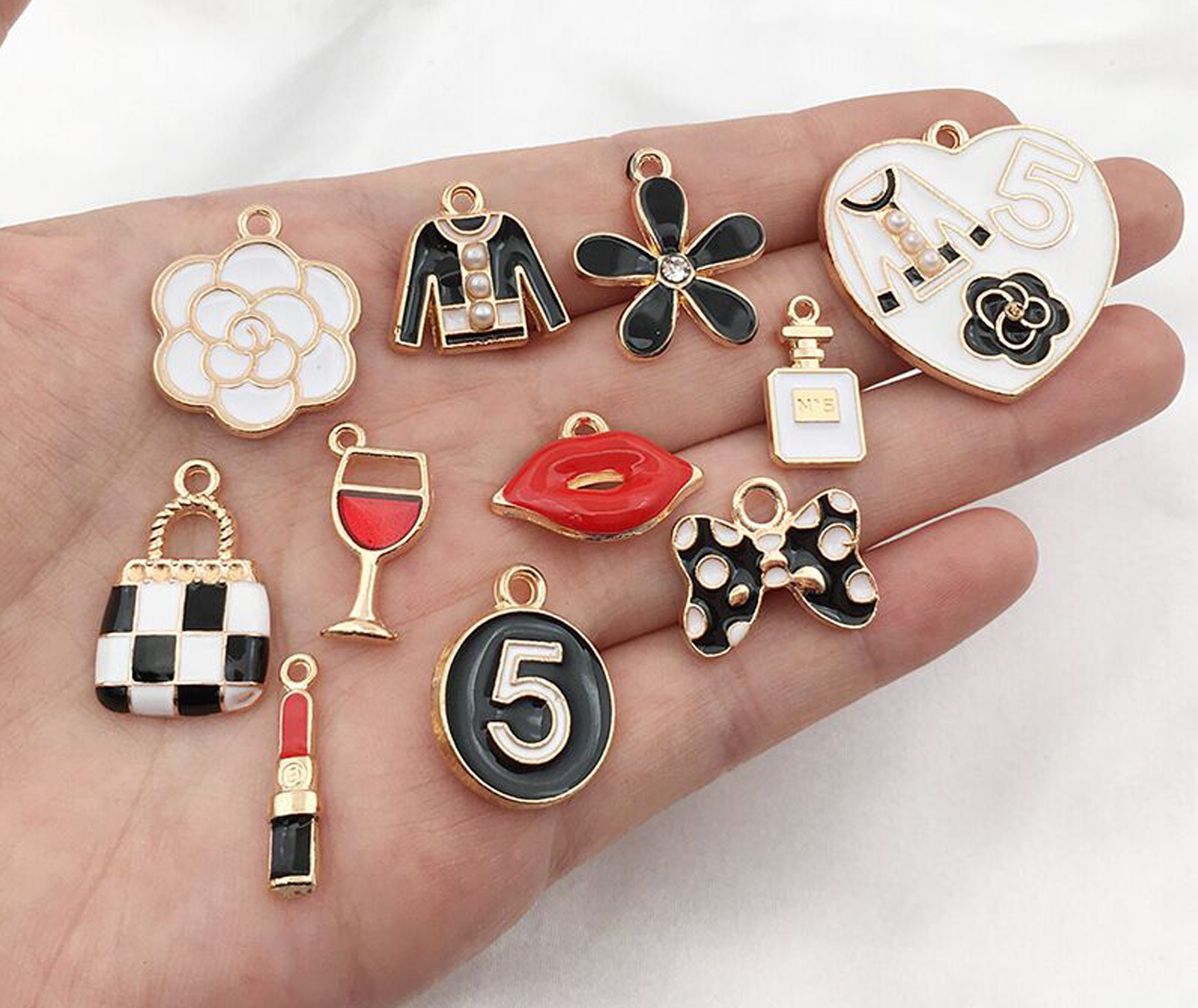 Bulk 100 Enamel Charms, Mixed Jewelry Charms, Gold Plated Metal Charm  Pendant Collection, Assorted DIY Bracelet Charms 