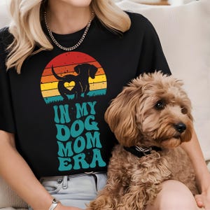 Dog Mama Paw Shirt – Dog Mum Era Tee – Dog Lover Gift – Unisex Paw Print T-Shirt – Funny Dog Mom Shirt, Dog Lover shirt, Dog Mum shirt, love