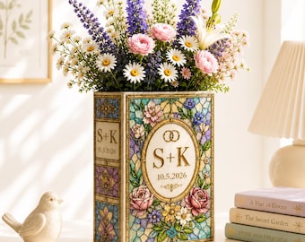 Vaso de cerâmica personalizado em formato de livro para casamento, vaso com iniciais do casal, vaso com pérolas e flores em formato de livro, presente para chá de panela, lembrança de aniversário.