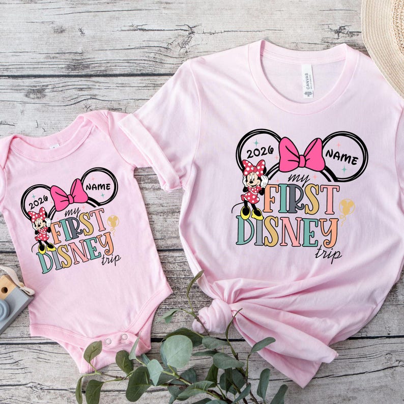 Anpassad Min första Disney-resa 2026-tröja, Första Disney-resan 2026-tröja, Musse och Mimmi 1:a Disneyland-tröja, Anpassade Disney-familjetröjor bild 6