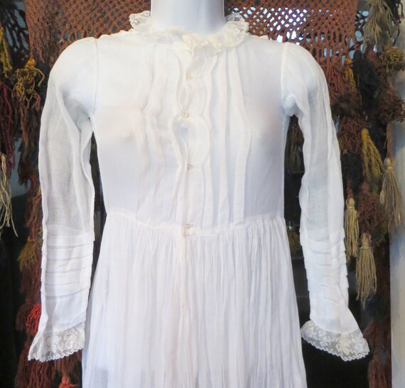 Antique Victorian White Fine Cotton Lawn Dress w/… - image 5