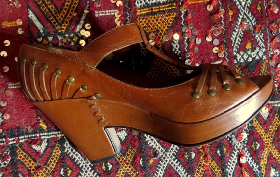 Rare Vintage Frye Studded Mary Jane Wedge/Platfor… - image 4