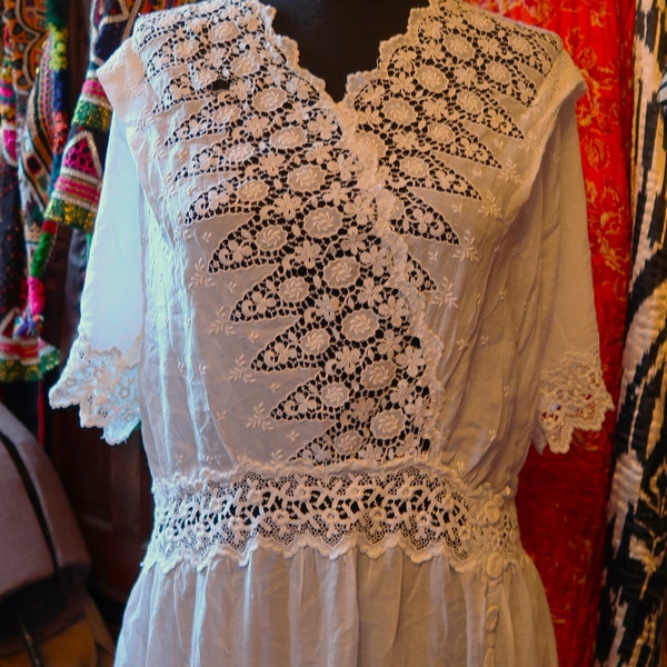 Rare L/XL Victorian White Fine Cotton Lawn Dress w/Exquisite Lace and Crocheted Buttons Down Side in Great Condition