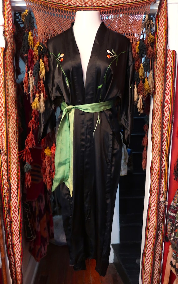 Stunning 1920s/30s Hand Embroidered Black Silk Ki… - image 3