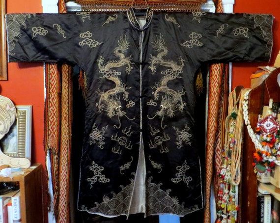 Outrageous 40s/50s Black Silk Kimono/Robe/Jacket/… - image 2
