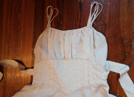 Fab 40s/50s White Satin Rayon (?) Long Dress w/Pl… - image 9