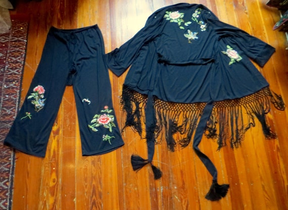 Fab 20s Style Natori 2 Piece Embroidered/Fringed B