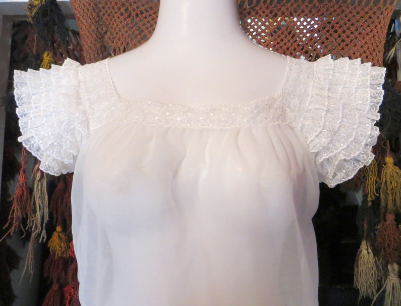 Darling 50s Sheer Ruffled and Tiered Embroidered Lace Sleeved Peasant Top