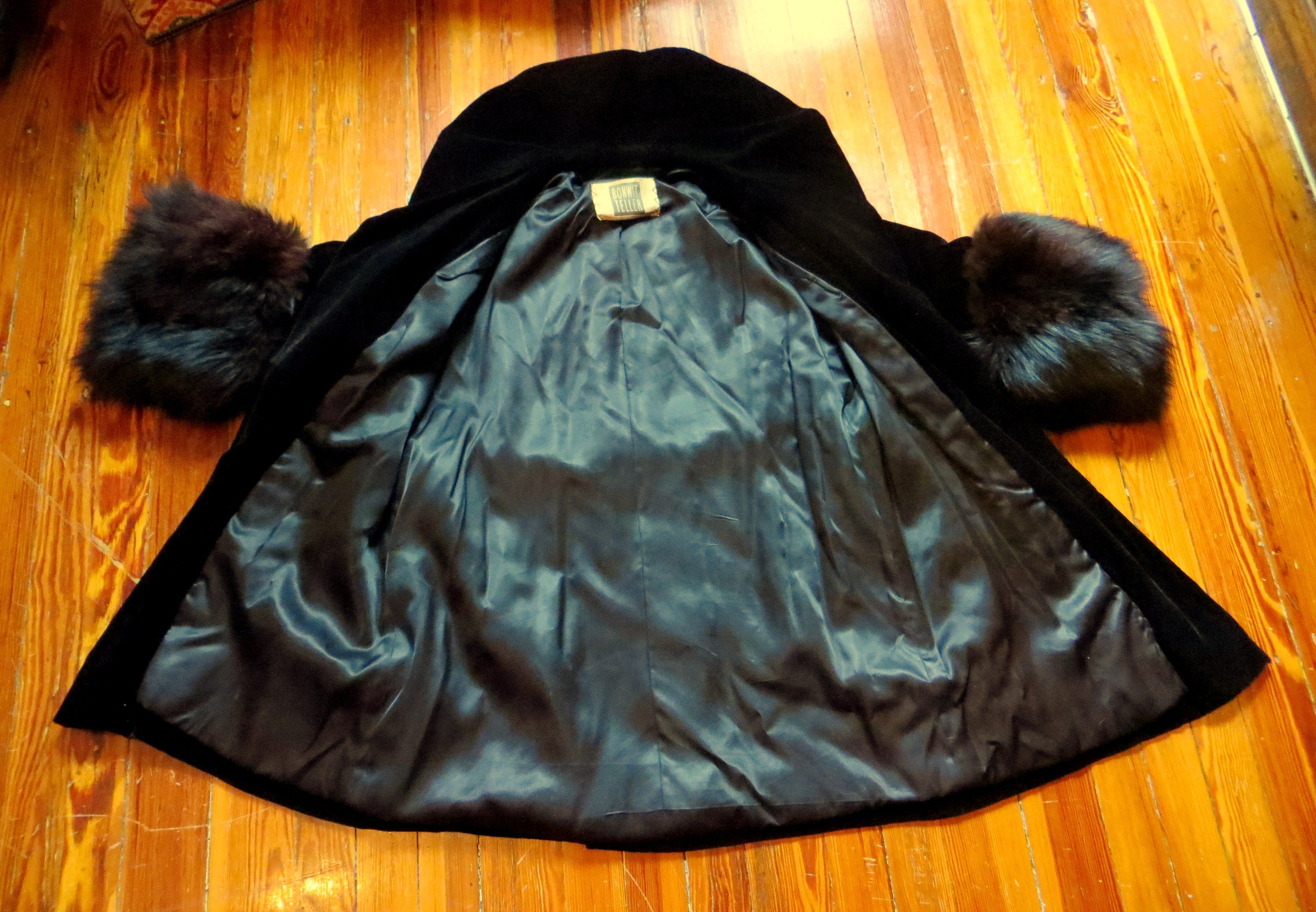 Manteau Fourrure Bonwit Teller Taille 16 - Occasion Très Bon État - Léger Froissement Au Bas (Nettoyable) - FAITES-MOI UNE OFFRE