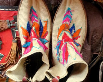 SALE Unusual Ethnic Unisex Embroidered Thick Cotton Ankle Boots, Womens 11 Men's 8.5