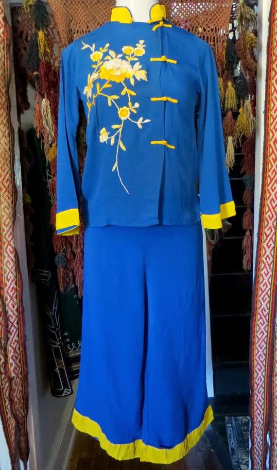 SALE Stunning 20s/30s Asian Blue Silk Crepe Beach… - image 2