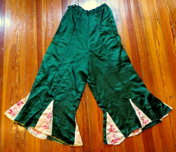 20s/30s Embroidered Emerald Green Silk Chinese Bea