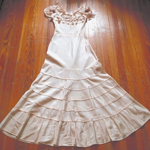 SALE 1933-1935 NRA Blue Eagle Label Pale Pink Satin Gown w/3D Floral Cold Shoulders/Large Ruffled Collar
