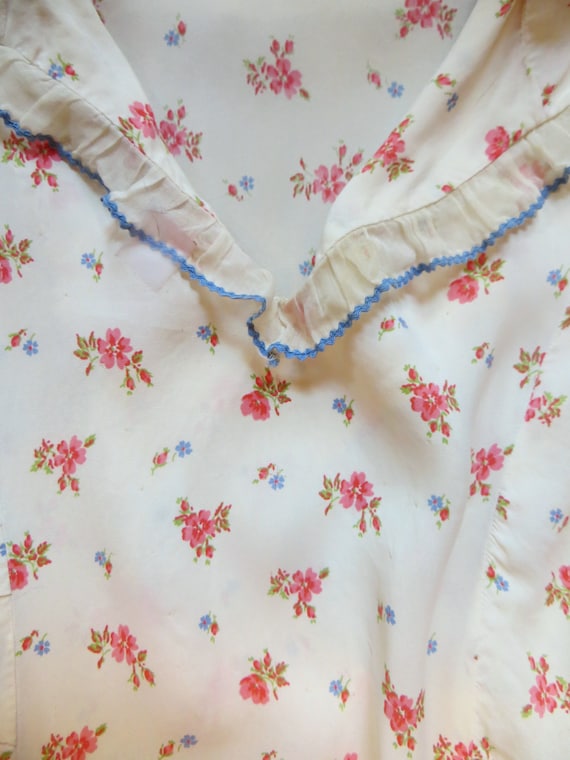 Darling 1920s Ivory Silk w/Pink and Blue Flowers D