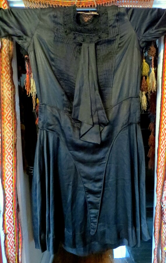 Stunning Larger Edwardian/20s Black Silk Dress w/… - image 6