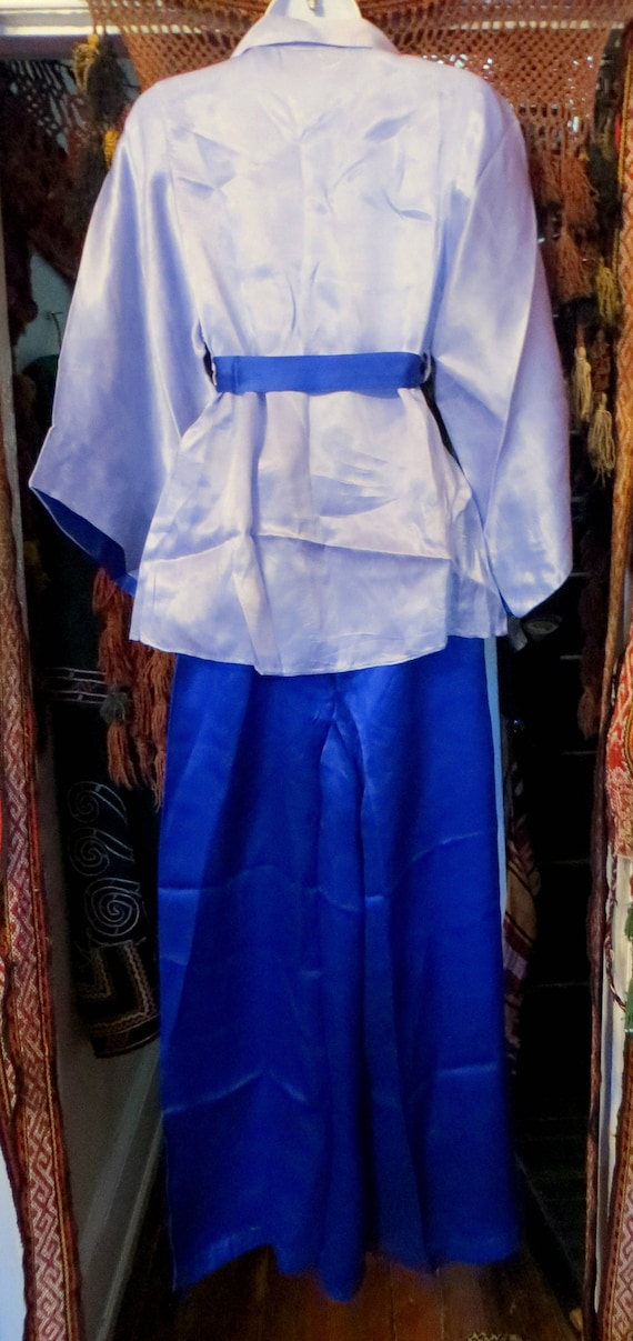 Fab 1940s/50s Asian Style Blue Satin Beach Pajamas - image 4