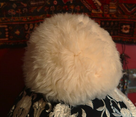 Fab 50s/60s Ivory Sheepskin Shearling Winter Hat - image 5