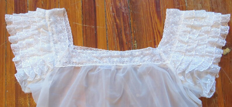 Darling 50s Sheer Ruffled and Tiered Embroidered Lace Sleeved Peasant Top