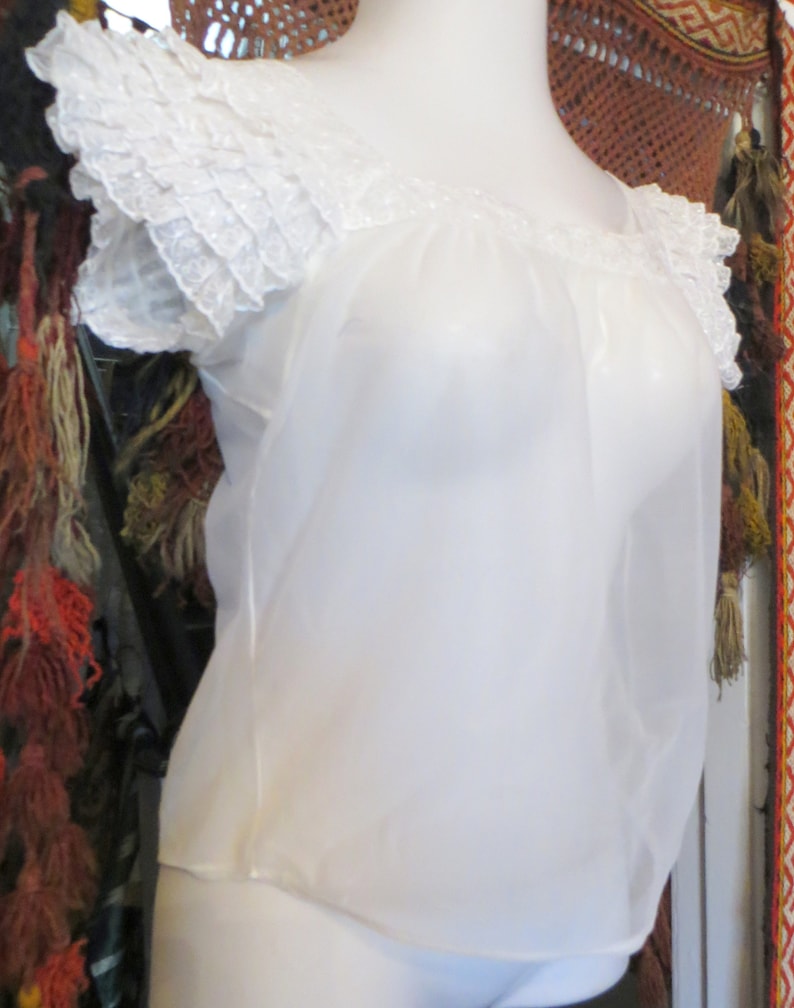 Darling 50s Sheer Ruffled and Tiered Embroidered Lace Sleeved Peasant Top