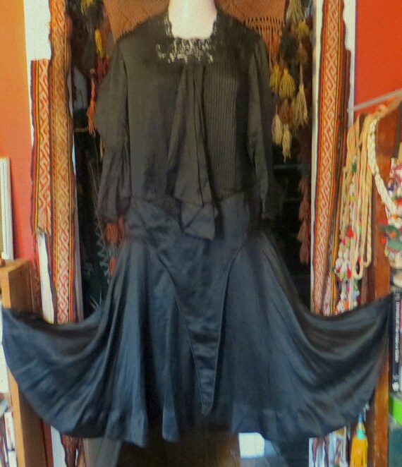 Stunning Larger Edwardian/20s Black Silk Dress w/… - image 2