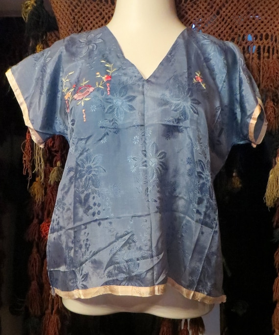 1930s/40s Blue and Pink Asian Silk Embroidered Be… - image 3