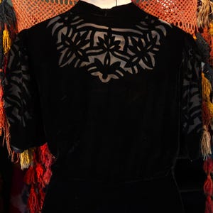 Beautiful 30s/40s Cutwork/Voided Black Silk Velvet Art Deco Dress w/Amazing in Rare L/XL Size