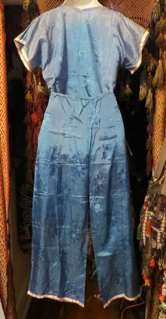 1930s/40s Blue and Pink Asian Silk Embroidered Be… - image 4