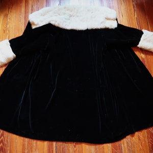 Stunning Victorian/20s Black Silk Velvet Coat w/HUGE IvoryFur Collar and Cuffs, Golden Sand Velvet Lining