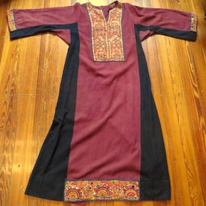 SALE Fab  50s/60s Handwoven Cotton Indian Pieced Caftan/Robe w/Heavy Kuchi Embroidery/Mirror Work