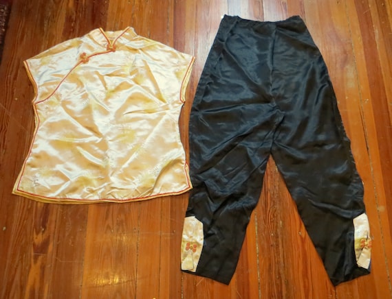 Unusual 1940s/50s Asian Silk Beach Pajamas Set