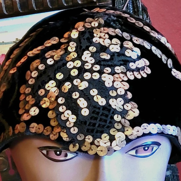 SALE RARE Original 20s Art Deco 1920s Fishscale Sequined Black Scullcap Timeless Old Hollywood Beauty