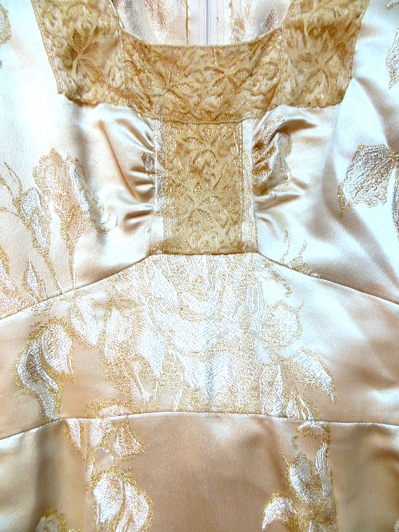 Gorgeous Long Silk Satin Ivory/Metallic Gold Broc… - image 9