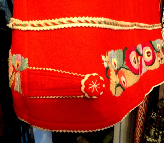 Red Hungarian Wool Folk Art Embroidered Vest - image 9