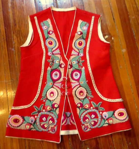 Red Hungarian Wool Folk Art Embroidered Vest - image 5