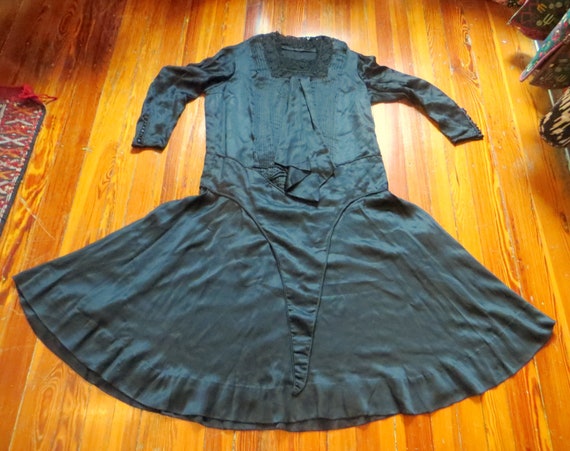 Stunning Larger Edwardian/20s Black Silk Dress w/… - image 1