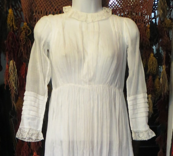 Antique Victorian White Fine Cotton Lawn Dress w/… - image 1