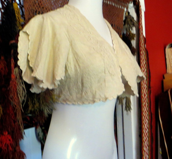 Darling Victorian Ecru Linen Shrug/Bolero/Capelet… - image 5