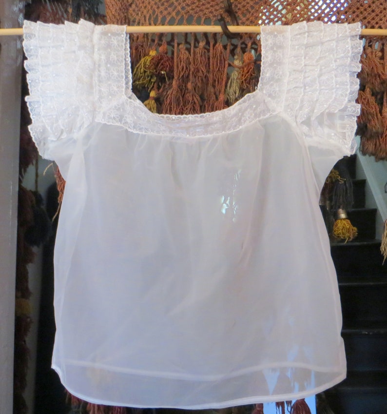 Darling 50s Sheer Ruffled and Tiered Embroidered Lace Sleeved Peasant Top
