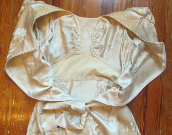 Gorgeous Long Silk Satin Ivory/Metallic Gold Broc… - image 10