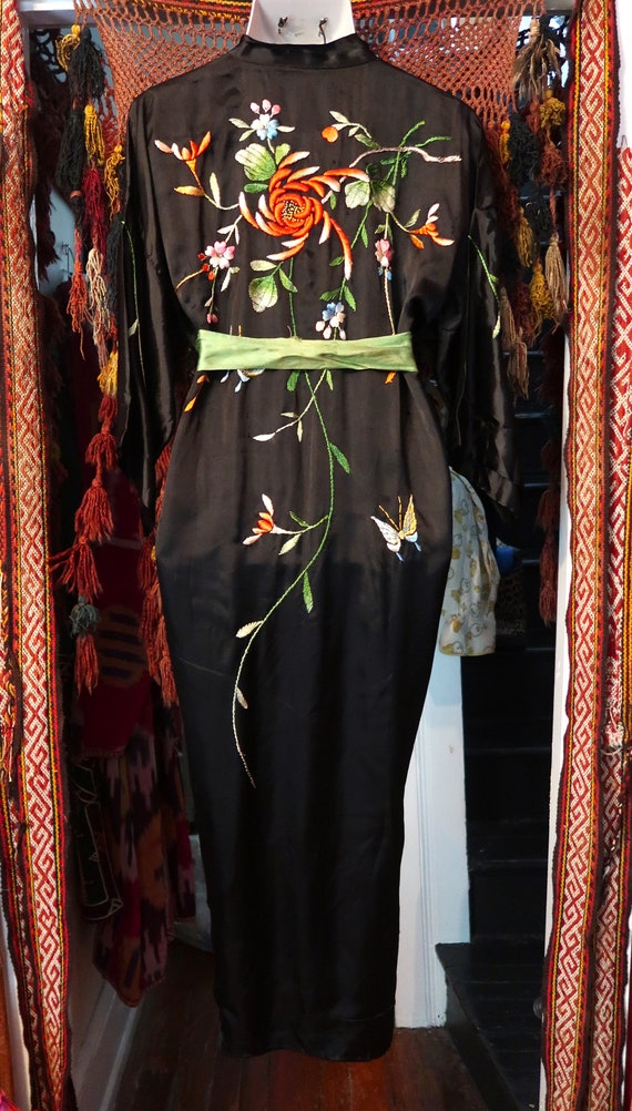 Stunning 1920s/30s Hand Embroidered Black Silk Ki… - image 7
