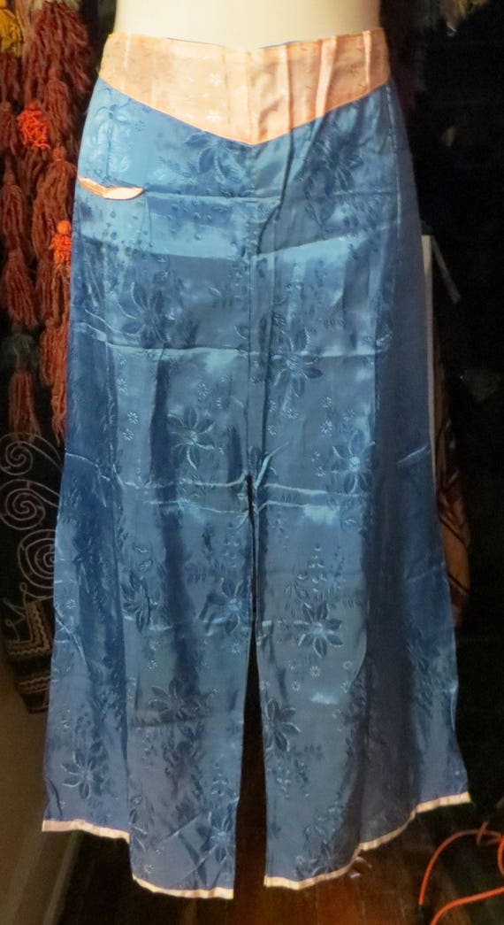 1930s/40s Blue and Pink Asian Silk Embroidered Be… - image 6