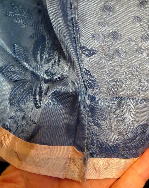 1930s/40s Blue and Pink Asian Silk Embroidered Be… - image 9