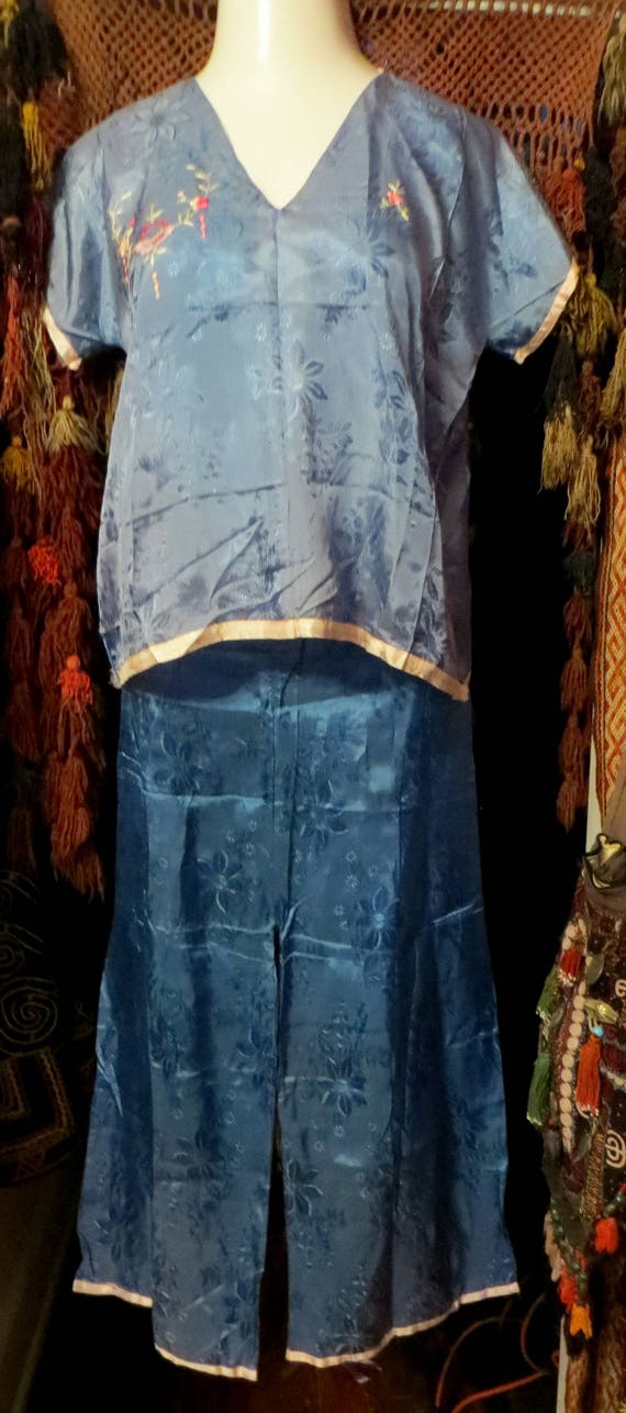 1930s/40s Blue and Pink Asian Silk Embroidered Be… - image 5