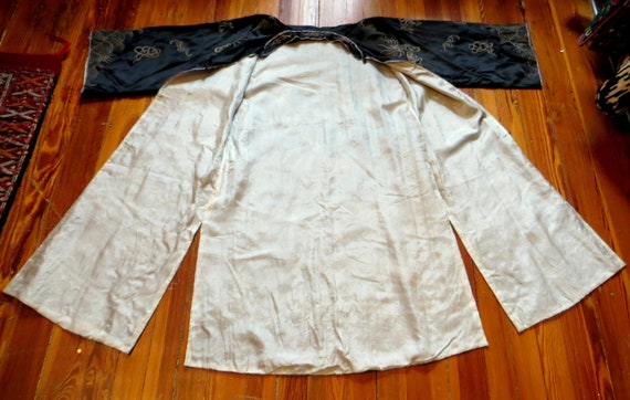 Outrageous 40s/50s Black Silk Kimono/Robe/Jacket/… - image 5